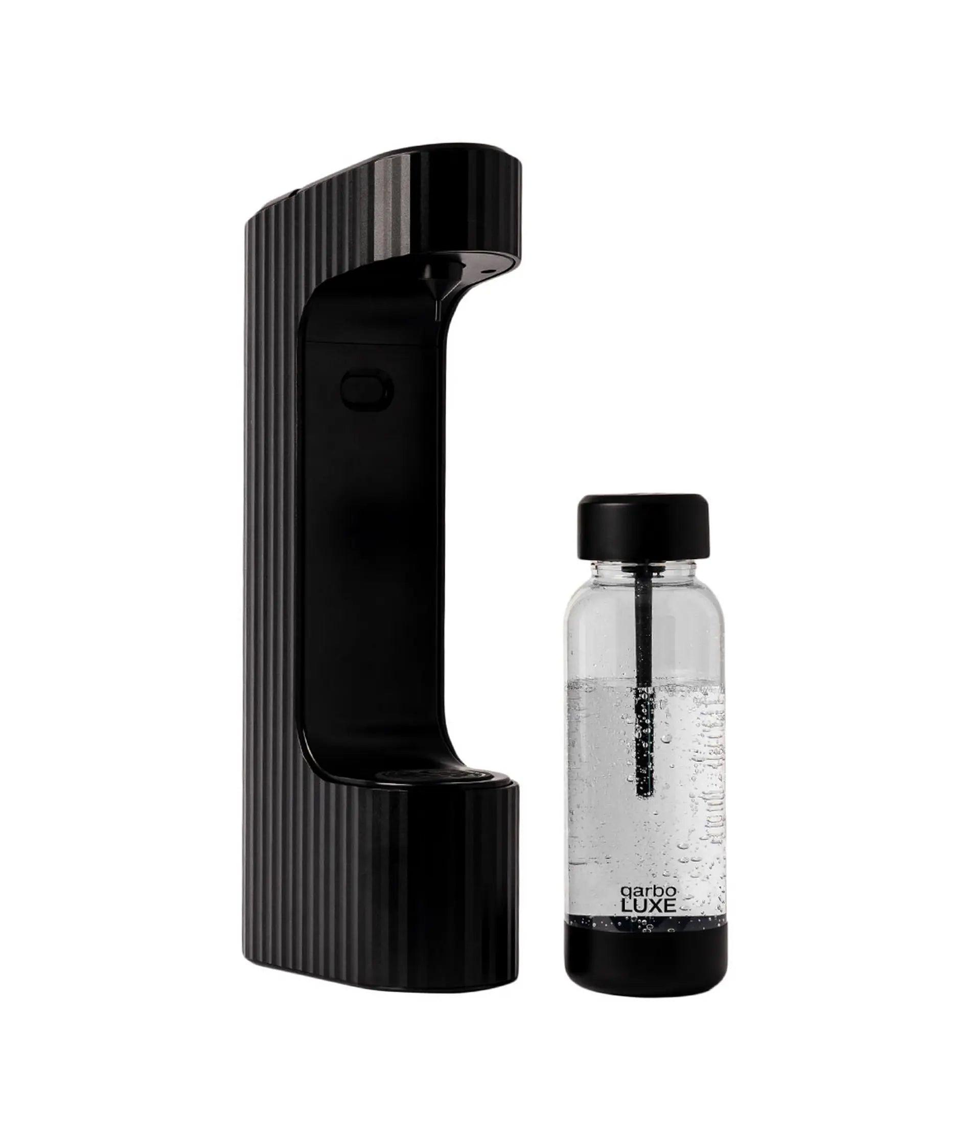 Seleo Qarbo Black Luxe smart carbonation set available in Kuwait - طقم سيلو كاربو لوكس الأسود الذكي لصنع الصودا، الاستثمار الأمثل لصحتك ولميزانيتك بدلاً من شراء المشروبات الغازية يومياً في الكويت - Durable and sleek soda maker set.