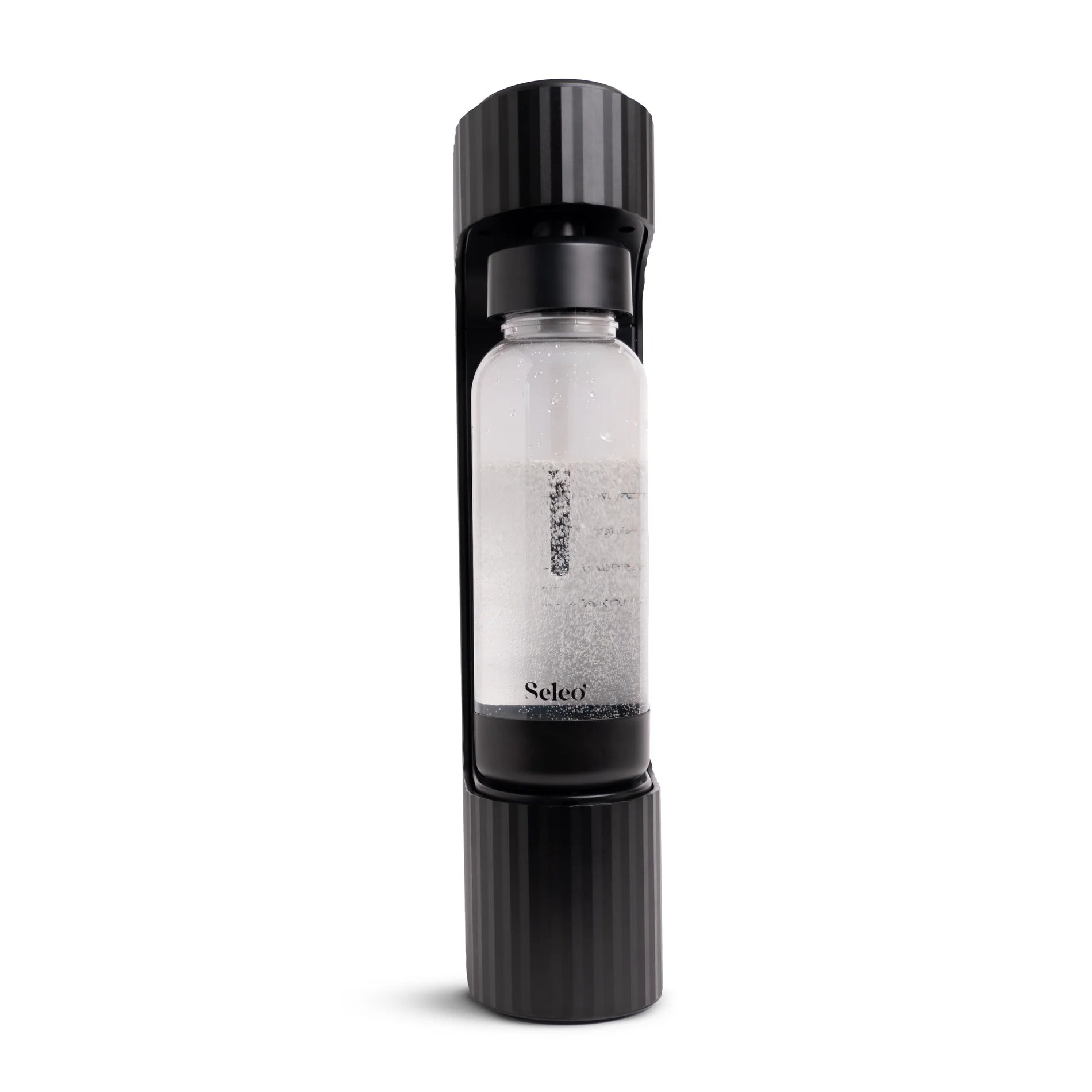Eco-friendly Seleo Qarbo Black soda maker, the best sustainable alternative to plastic bottles in Kuwait - جهاز سيلو كاربو الأسود الصديق للبيئة، البديل الأفضل للقناني البلاستيكية والمشروبات الغازية في الكويت - Professional kitchen carbonation machine with fast local shipping.